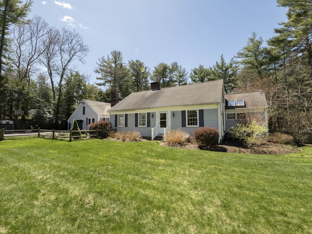 40 Pinewood Ln