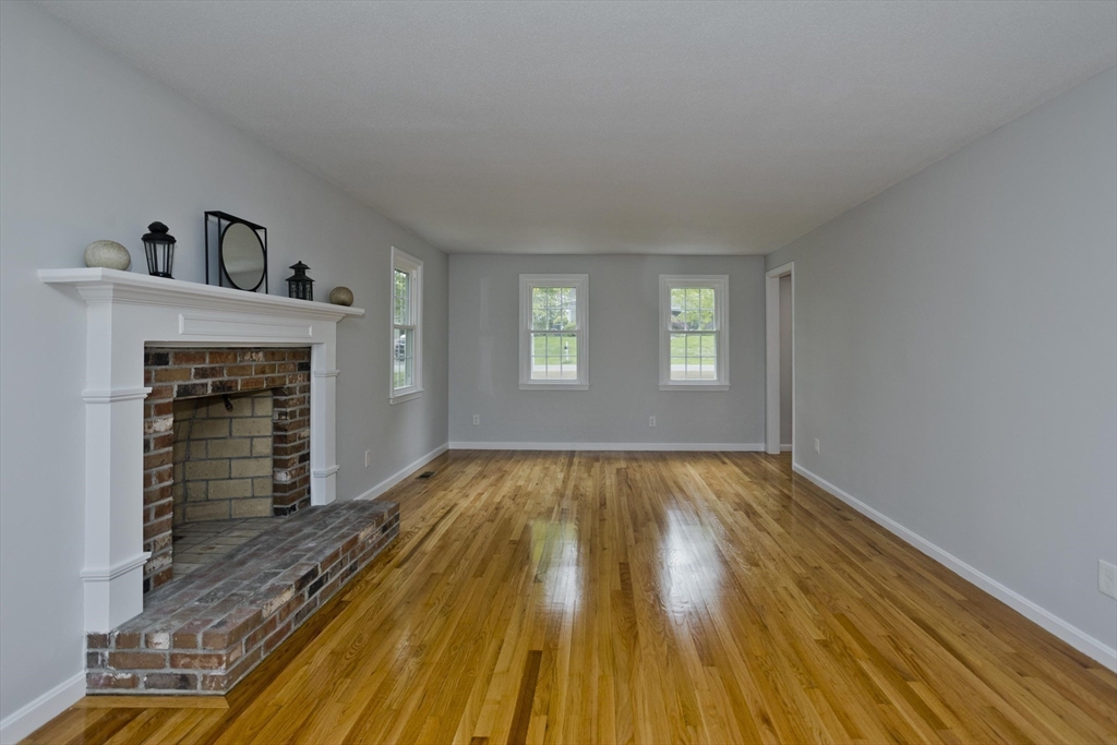 Wilbraham, Massachusetts 01095, United States, 5 Bedrooms Bedrooms, ,3 BathroomsBathrooms,Residential,Active,166248