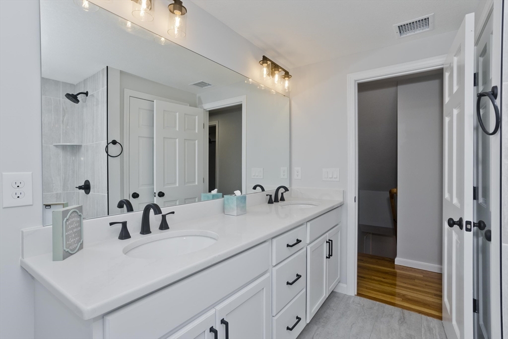 Wilbraham, Massachusetts 01095, United States, 5 Bedrooms Bedrooms, ,3 BathroomsBathrooms,Residential,Active,166248