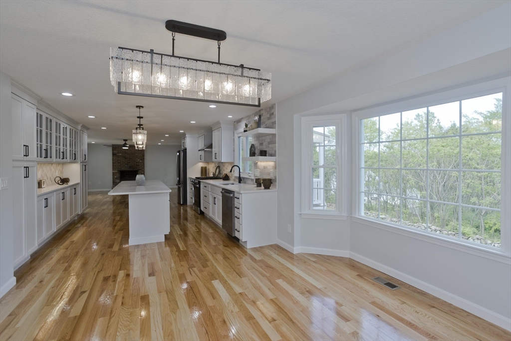 Wilbraham, Massachusetts 01095, United States, 5 Bedrooms Bedrooms, ,3 BathroomsBathrooms,Residential,Active,166248