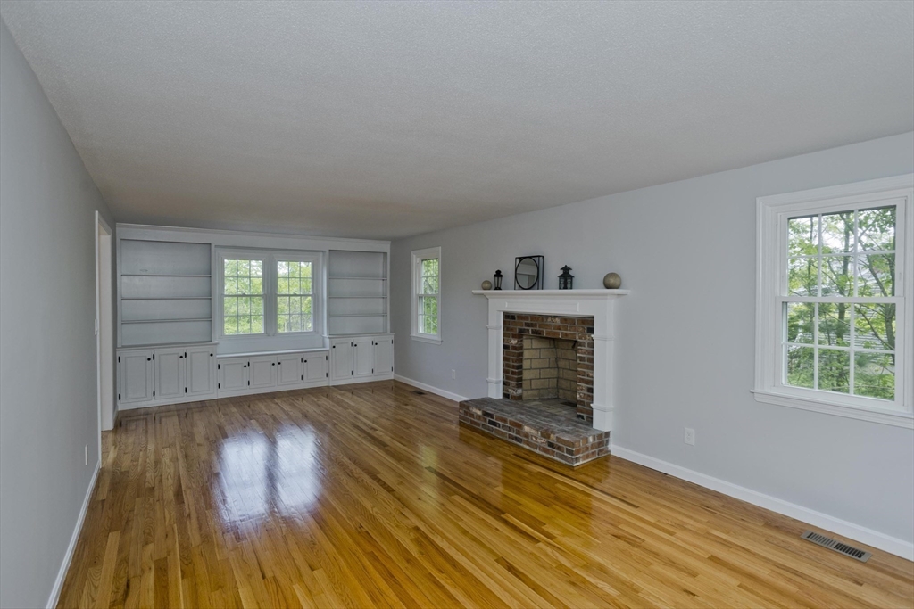 Wilbraham, Massachusetts 01095, United States, 5 Bedrooms Bedrooms, ,3 BathroomsBathrooms,Residential,Active,166248