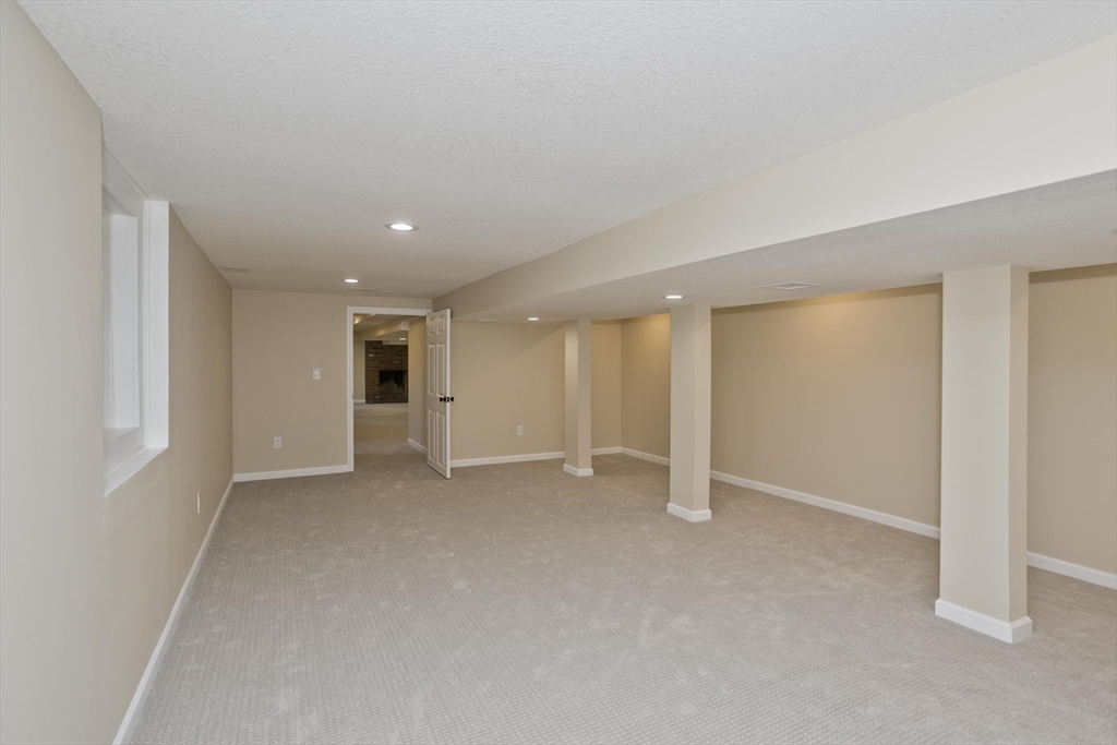 Wilbraham, Massachusetts 01095, United States, 5 Bedrooms Bedrooms, ,3 BathroomsBathrooms,Residential,Active,166248