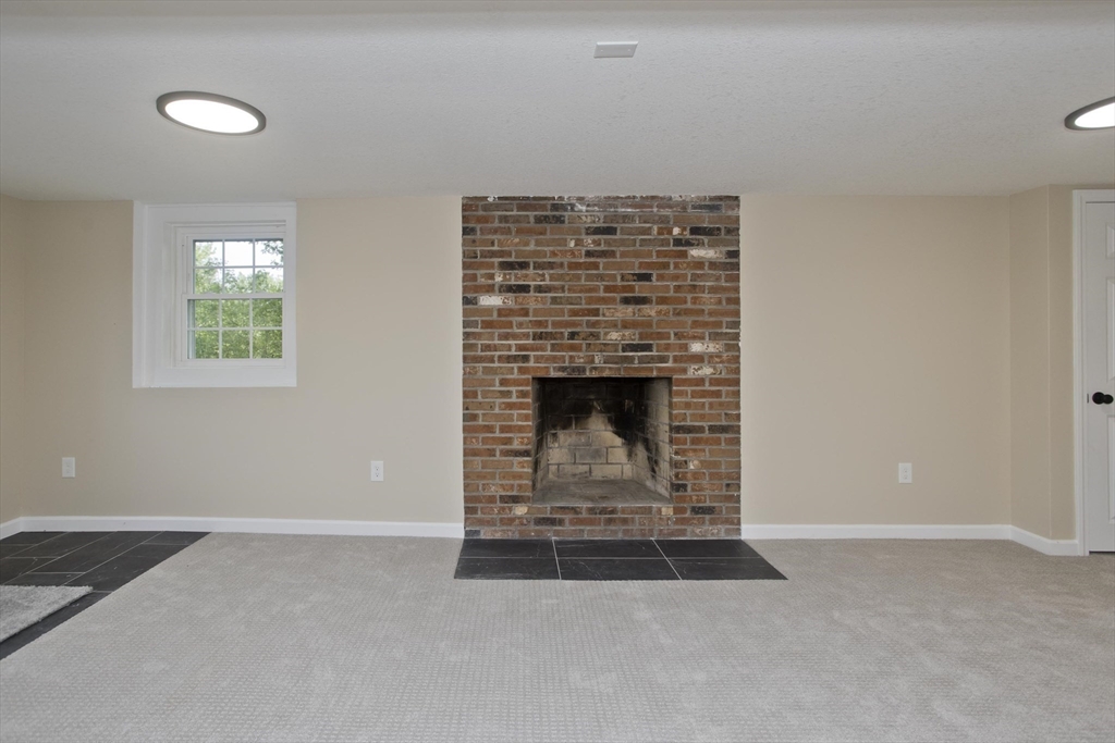 Wilbraham, Massachusetts 01095, United States, 5 Bedrooms Bedrooms, ,3 BathroomsBathrooms,Residential,Active,166248