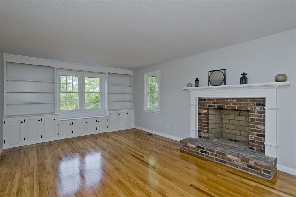 Wilbraham, Massachusetts 01095, United States, 5 Bedrooms Bedrooms, ,3 BathroomsBathrooms,Residential,Active,166248