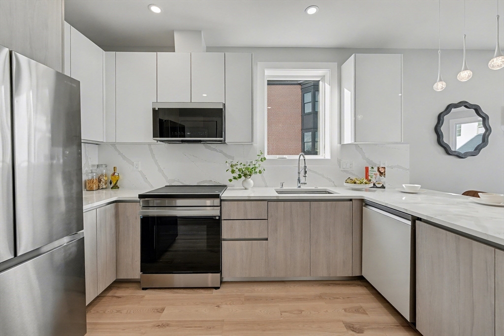 181 Maverick Street 2