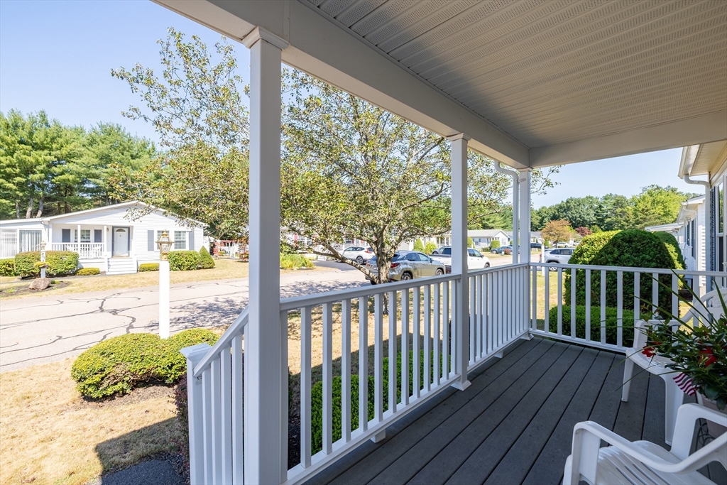 16 Fieldwood Dr