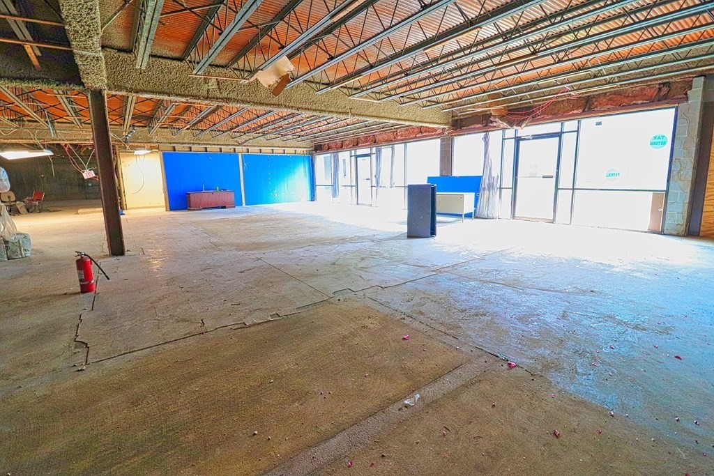 499 Essex Street Lower #1