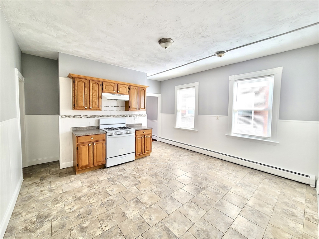 524 Charles St 2F