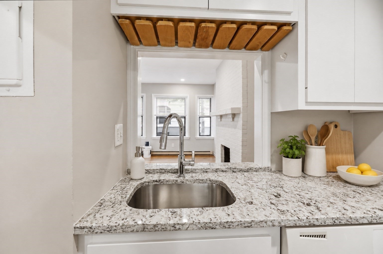 28 Edgerly Rd #2, Boston, MA, 28 Edgerly Rd #2, Boston, MA Photo #8