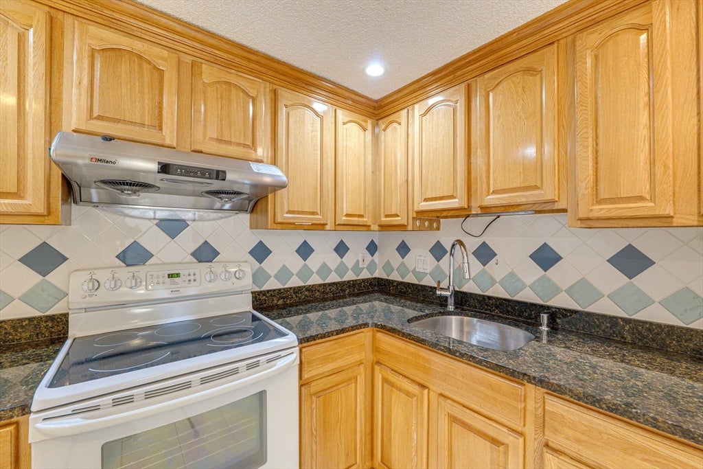 30 Revere Beach Pkwy #610, Medford, MA Photo #11