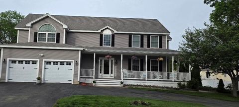 Photo of 261 Oak St, Methuen, MA 01844 (MLS # 73527014)