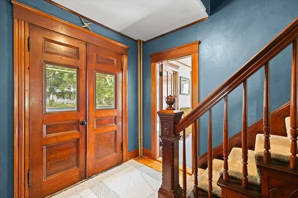 1091 Middleboro Ave