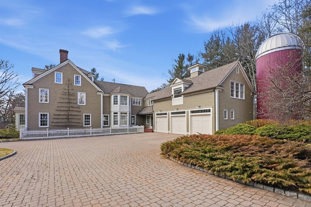 43 Oak Hill Road