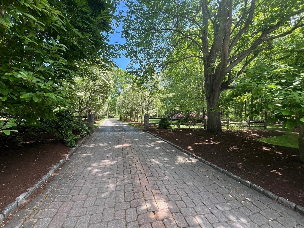 43 Oak Hill Road