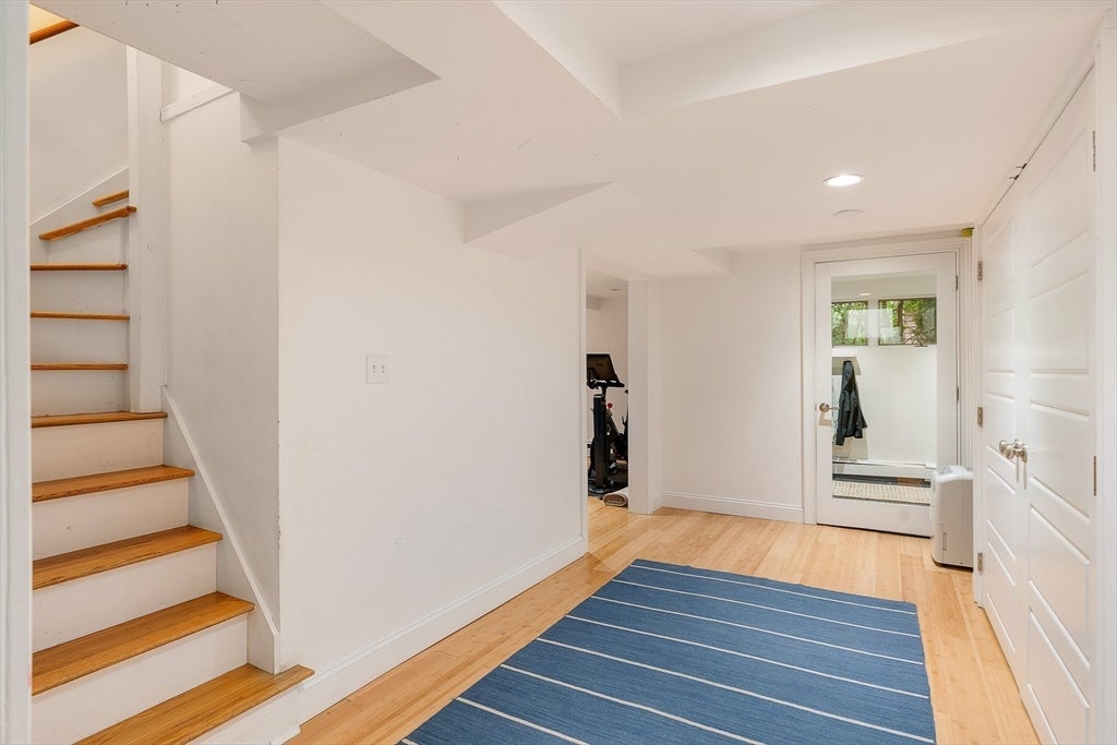 25 Bradford Rd, Newton, MA Photo #15