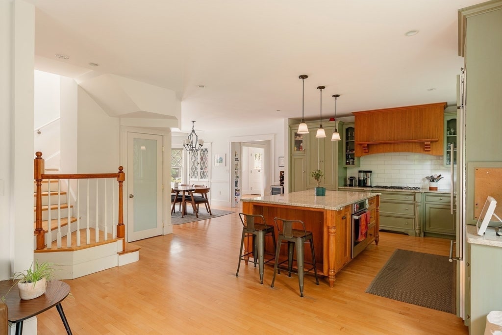 25 Bradford Rd, Newton, MA Photo #8