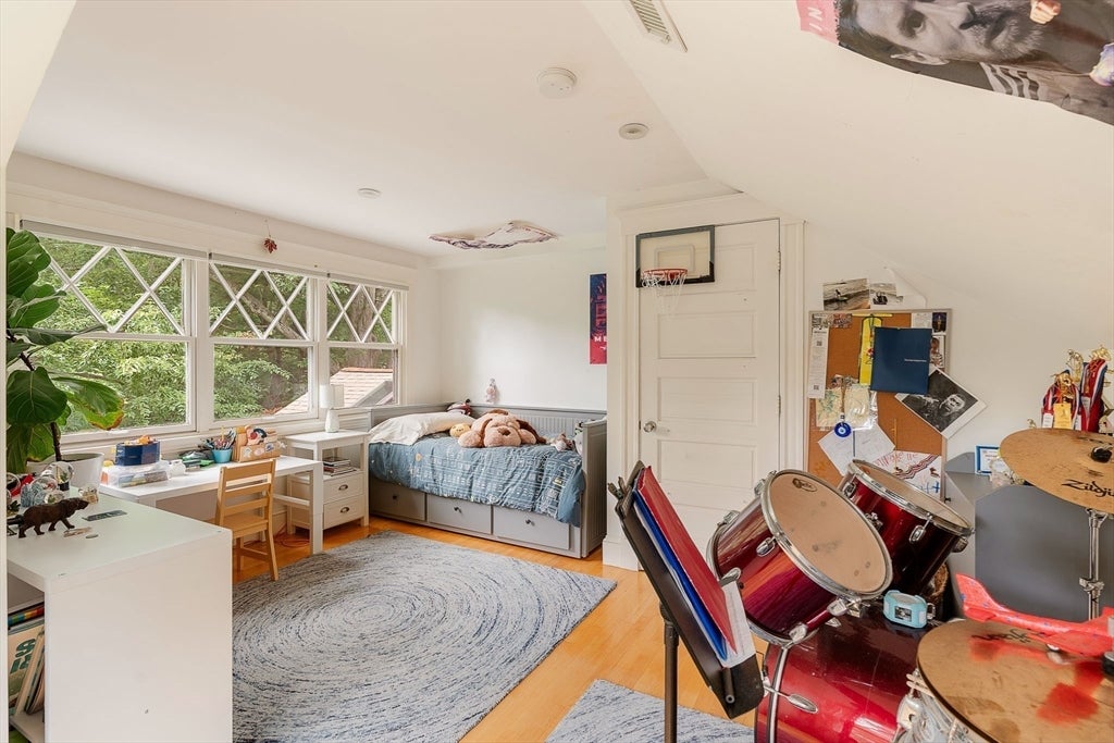 25 Bradford Rd, Newton, MA Photo #13