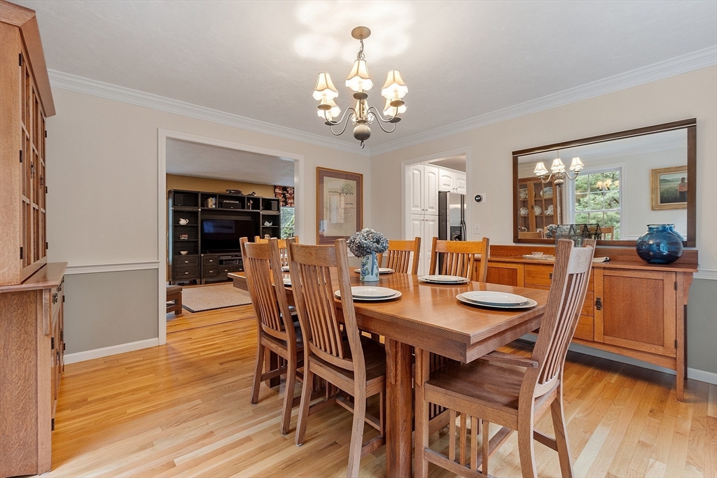 6 Winterberry Ln
