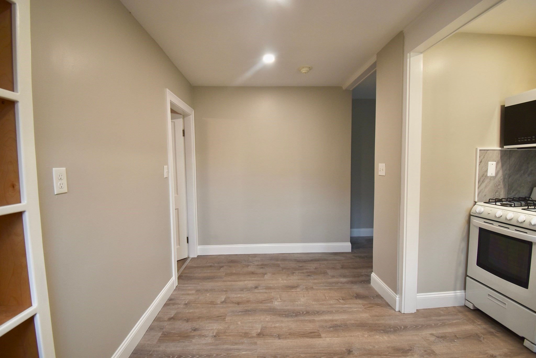 16 Magnolia Ave #1, Gloucester, MA, 16 Magnolia Ave #1, Gloucester, MA Photo #2
