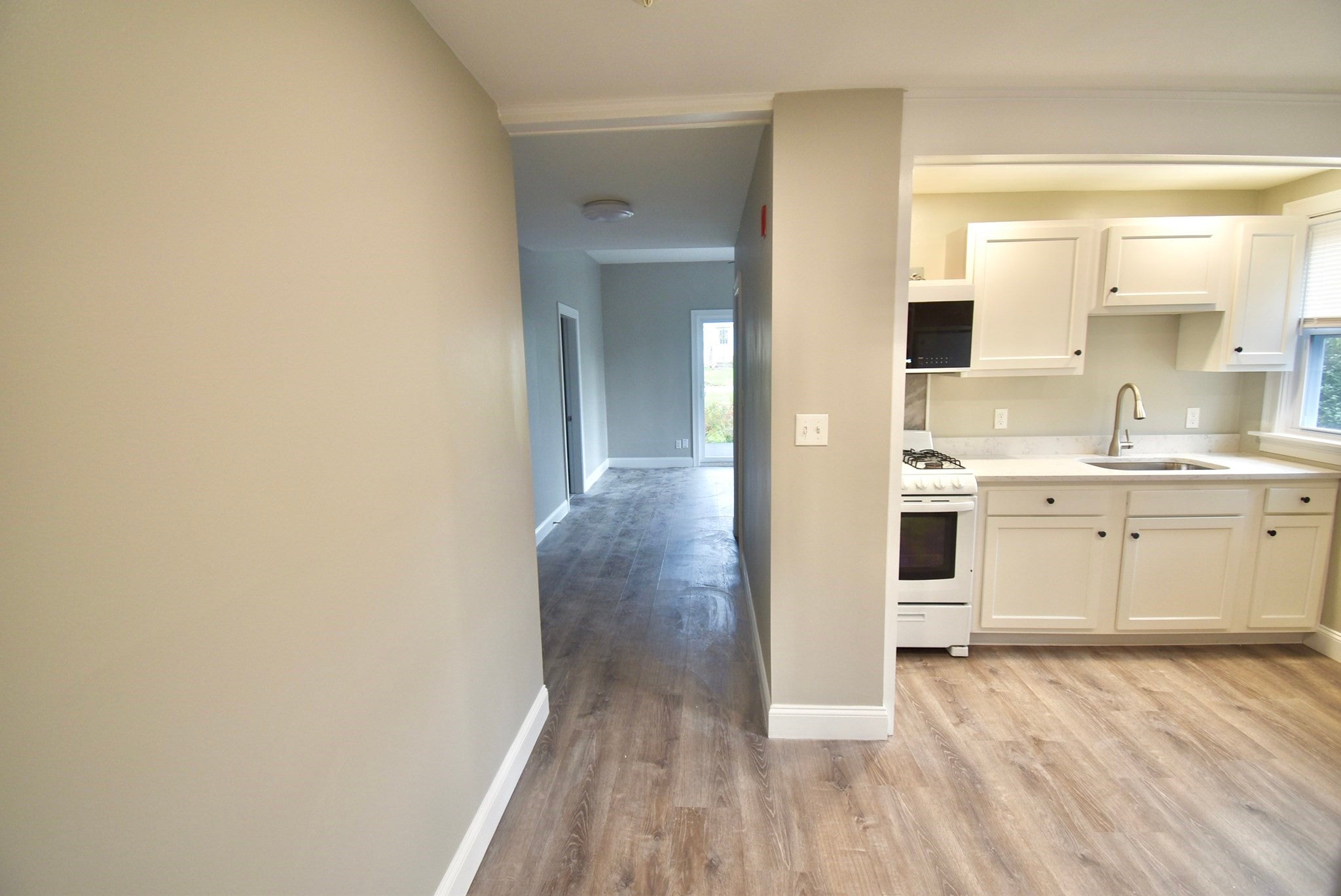 16 Magnolia Ave #1, Gloucester, MA, 16 Magnolia Ave #1, Gloucester, MA Photo #5