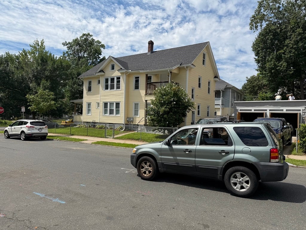 52-54 Westford Cir, Springfield, MA, 52-54 Westford Cir, Springfield, MA Photo #2