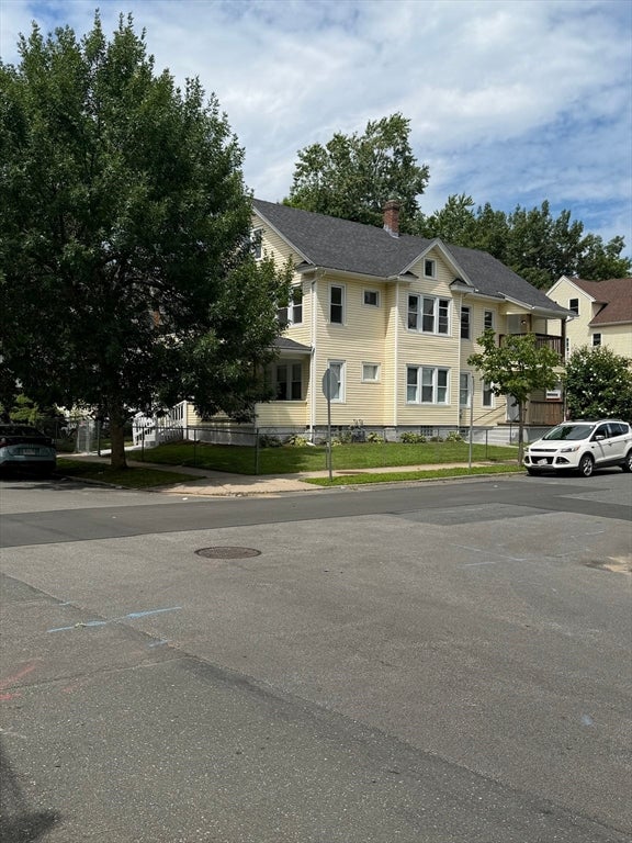 Photo of 52-54 Westford Cir, Springfield, MA