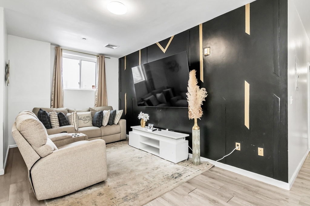 202 Broadway 32