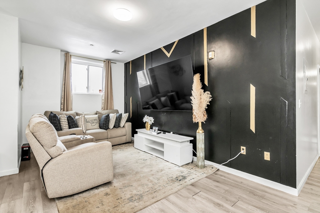 202 Broadway 32