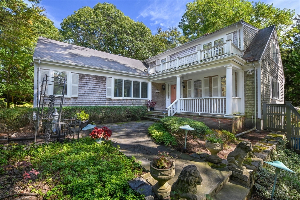 116 Saconesset Rd