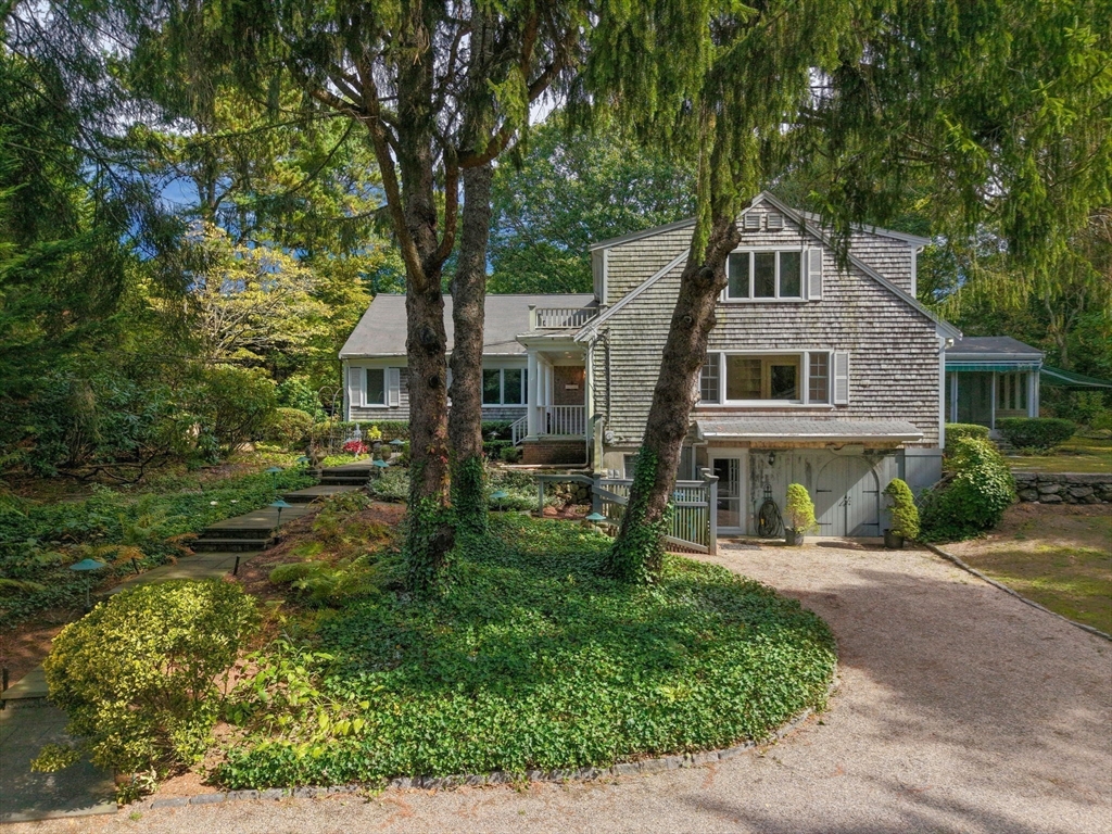 116 Saconesset Rd