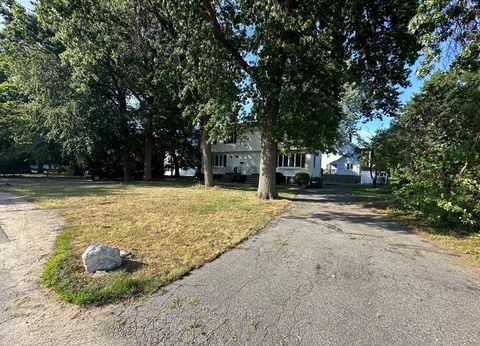 Photo of 21A Mystic River Rd #1, Medford, MA 02155 (MLS # 73439756)