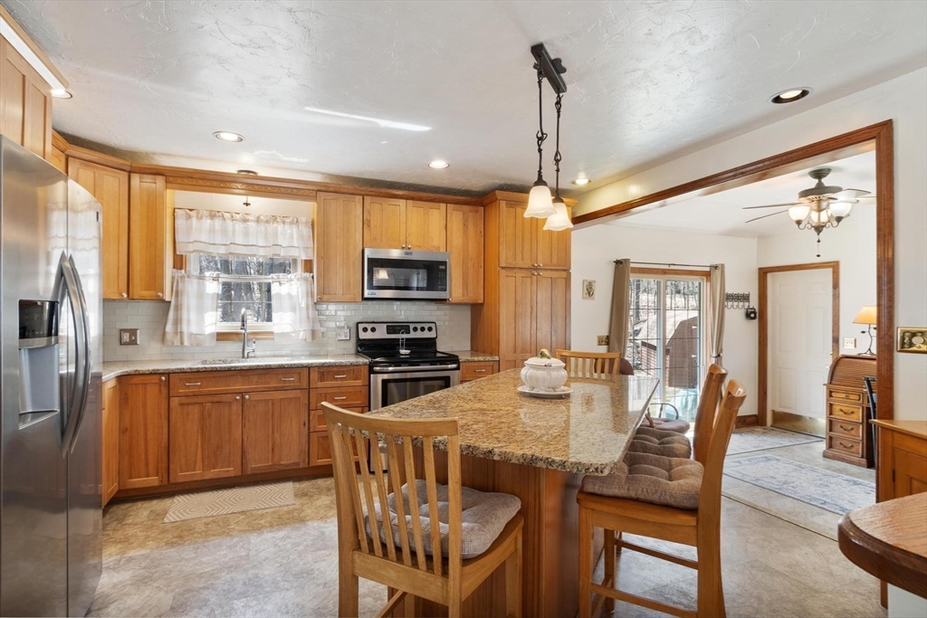 111 Seneca St, Fitchburg, MA Photo #12