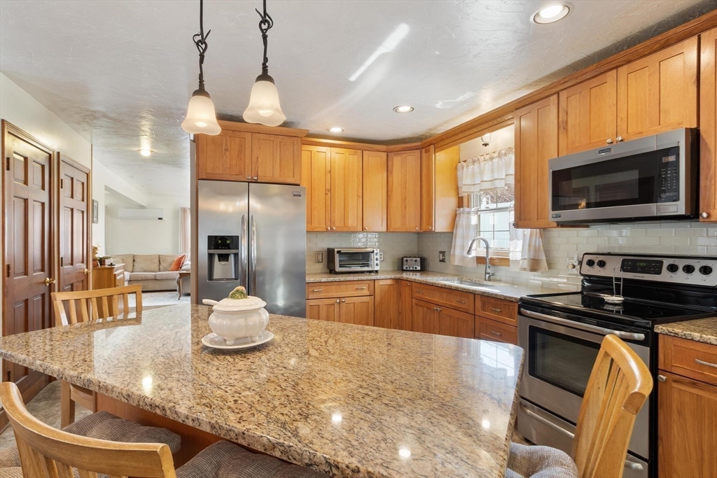 111 Seneca St, Fitchburg, MA Photo #9