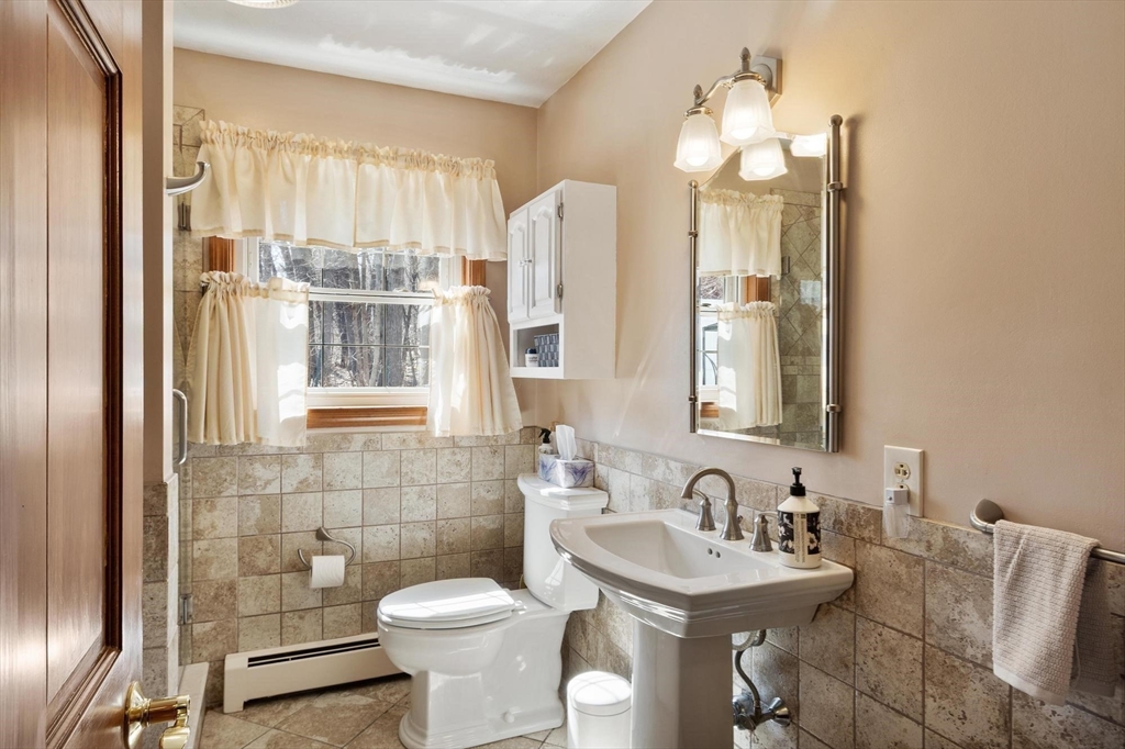 111 Seneca St, Fitchburg, MA Photo #25