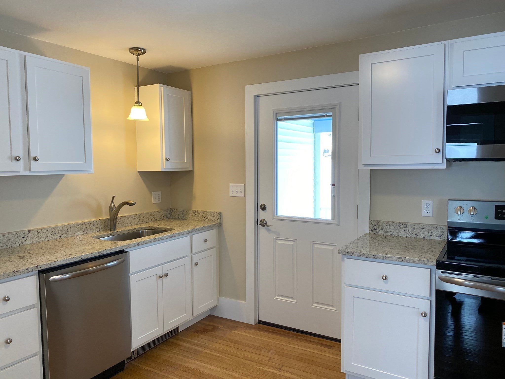 157 Redstone Hill Rd #1, Sterling, MA, 157 Redstone Hill Rd #1, Sterling, MA Photo #3