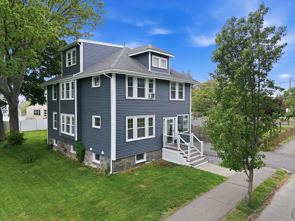 11 Conrad St