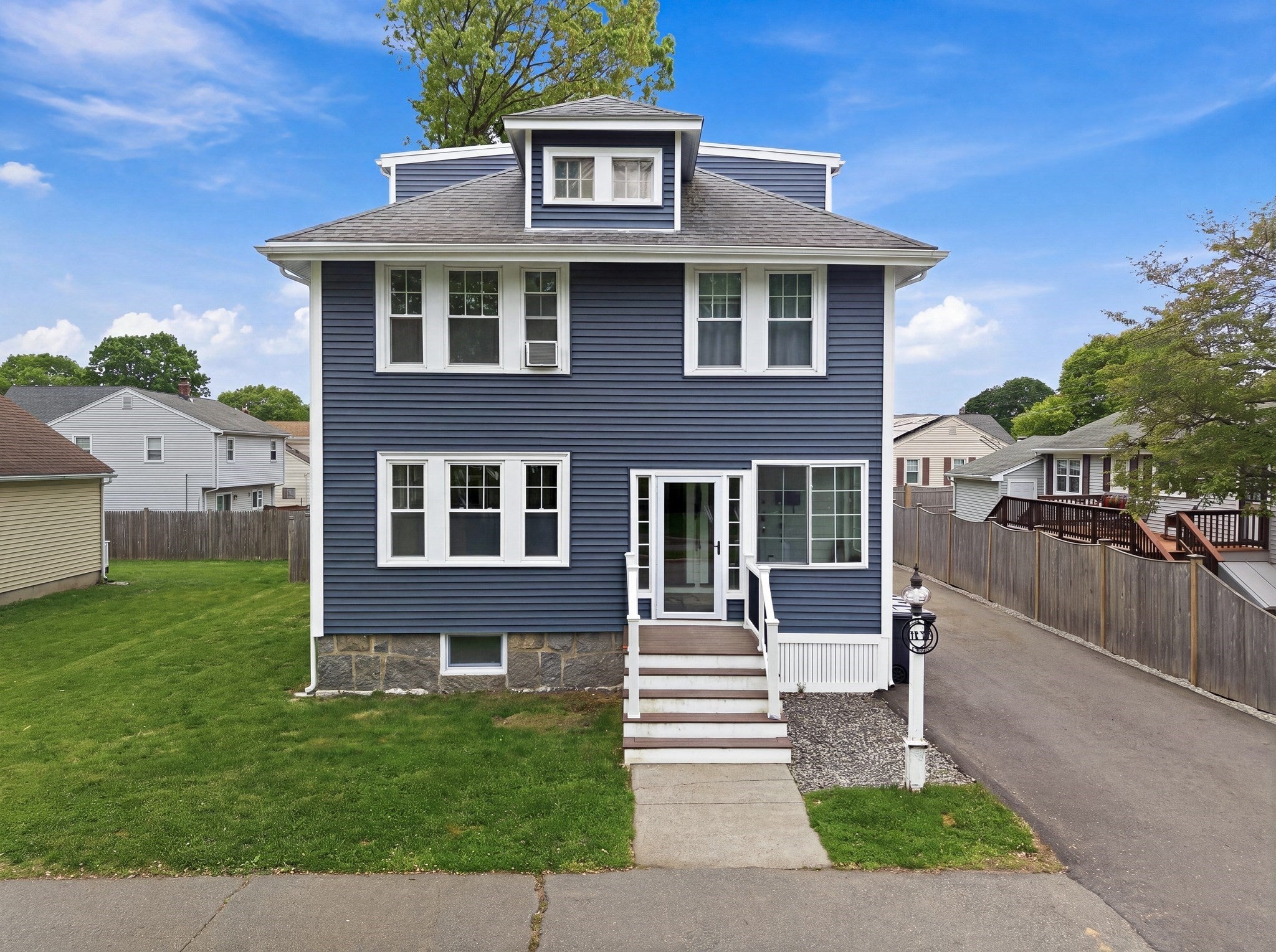 11 Conrad St