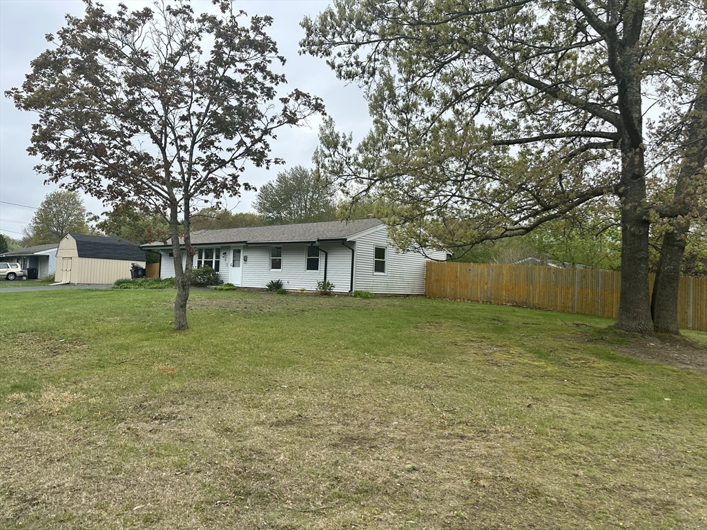 19 Lazywood Ln