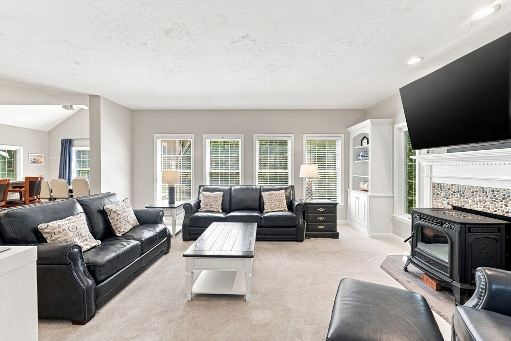 13 Larkin Ln, Hopedale, MA, 13 Larkin Ln, Hopedale, MA Photo #8