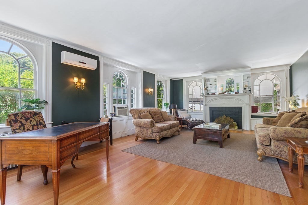 70 Hawthorn St