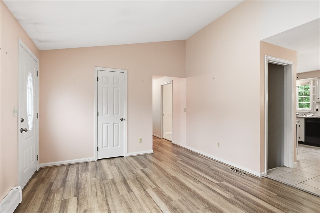14 Florence Rd, Easthampton, MA, 14 Florence Rd, Easthampton, MA Photo #9