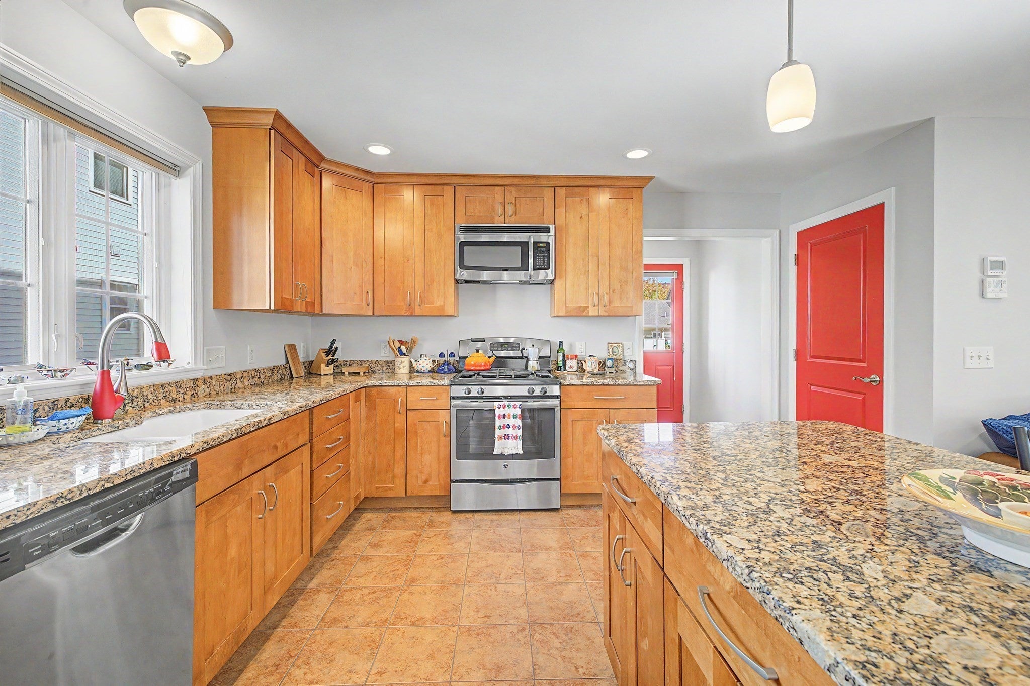 99 Moser St, Northampton, MA Photo #16