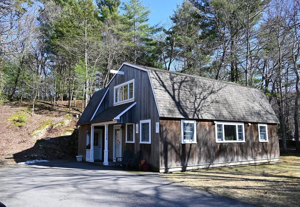 Click for 165 Grove St #B2, Westwood, MA slideshow