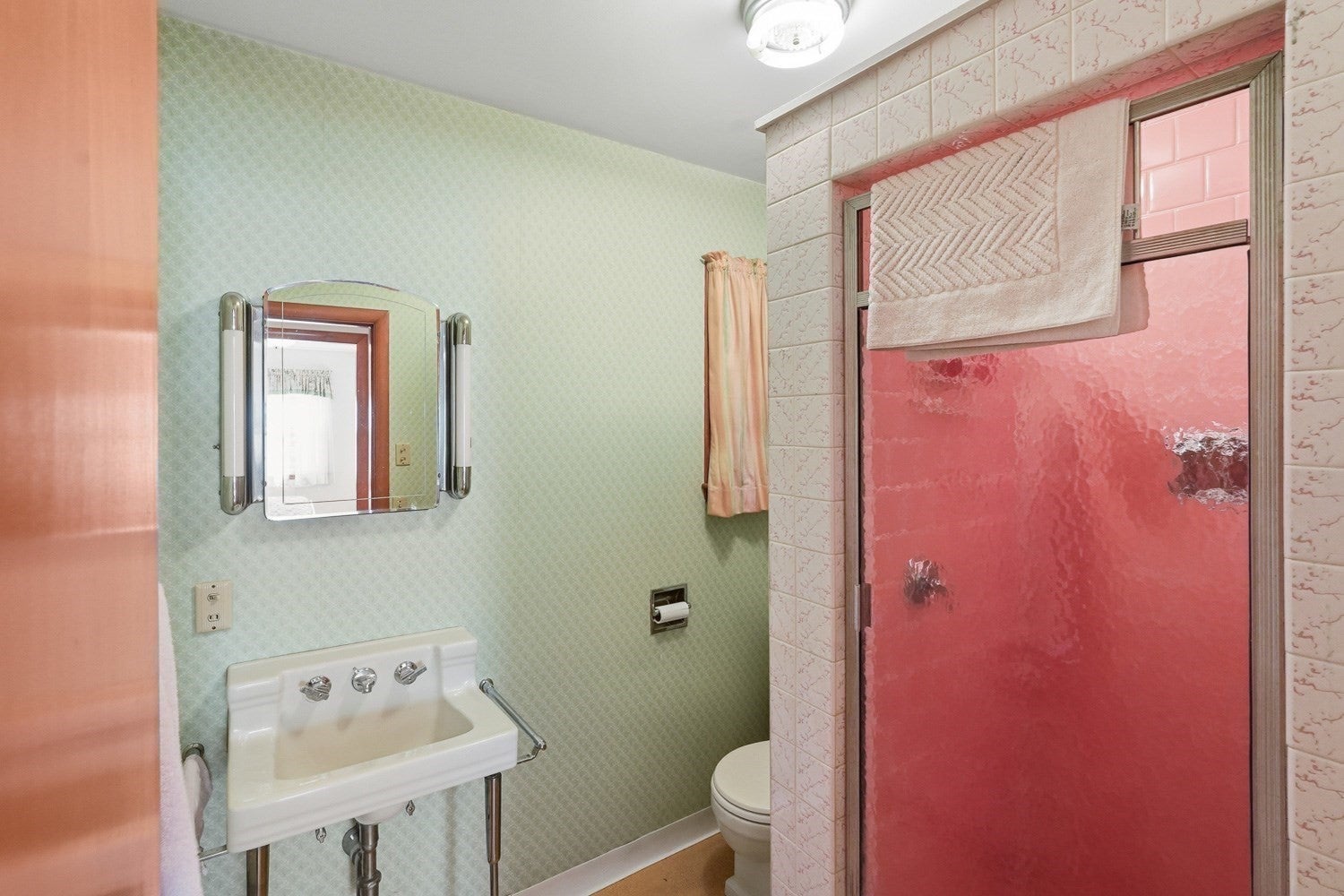 5 Slater ST, Webster, MA Photo #12
