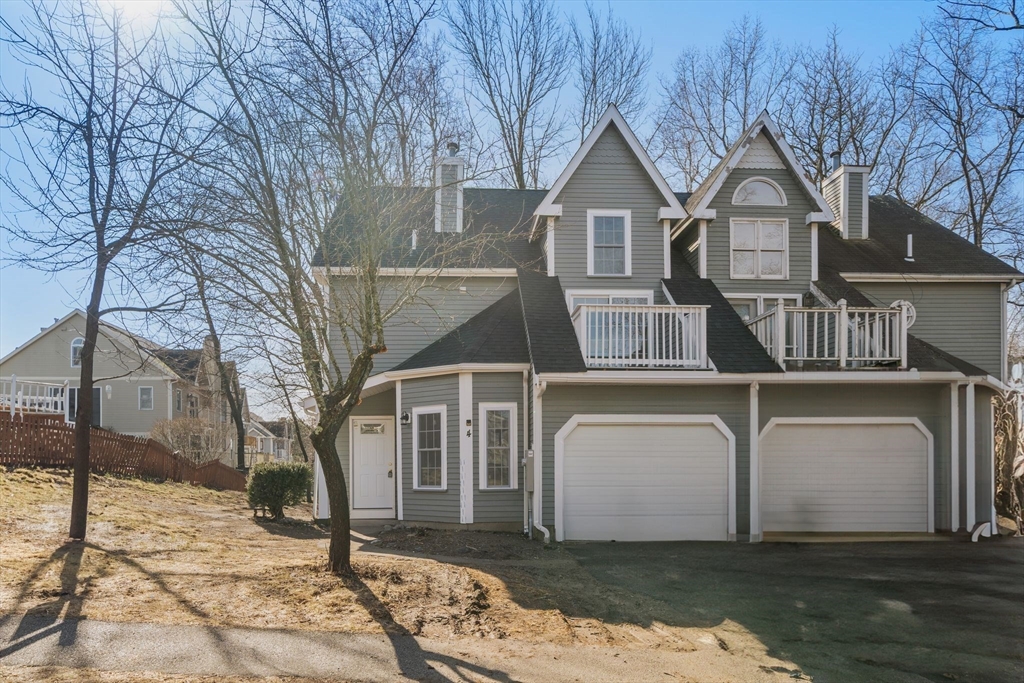 4 Midgley Ln