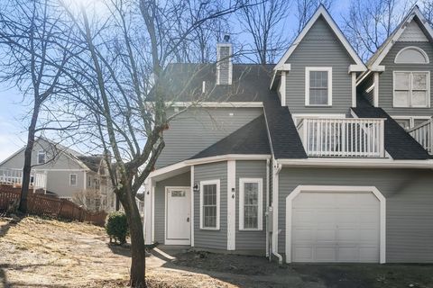4 Midgley Ln Worcester MA 01604