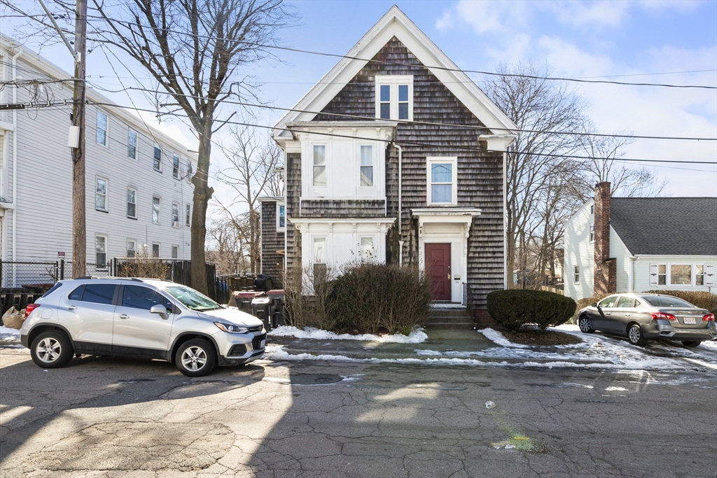 38 Howard Sq