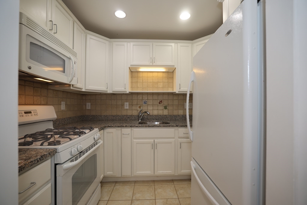 57 Broadlawn Park 14B
