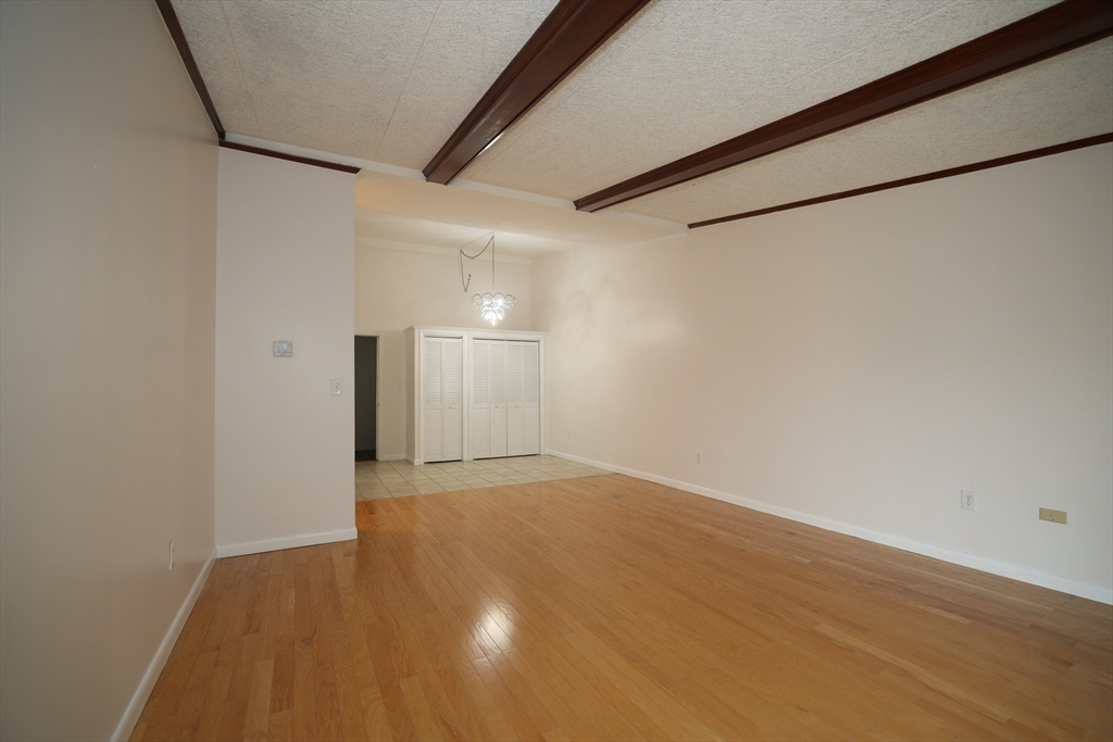 57 Broadlawn Park 14B