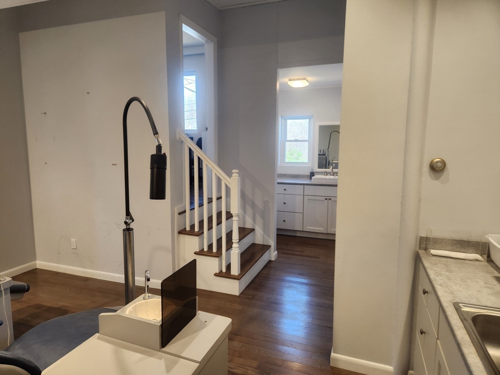 5 Pond Road 3